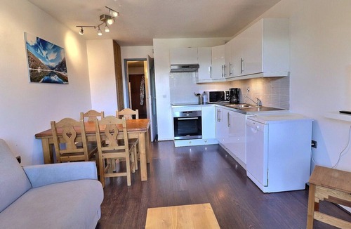 La Perriere Apartment | Comfortable 2 Rooms, Ski-In Ski-Out, Close to Shops, 4 Pers