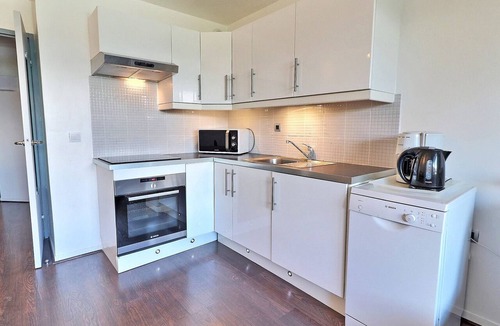 La Perriere Apartment | Comfortable 2 Rooms, Ski-In Ski-Out, Close to Shops, 4 Pers