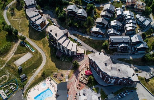 La Perriere Apartment | Comfortable 2 Rooms, Ski-In/Ski-Out, Pets Allowed