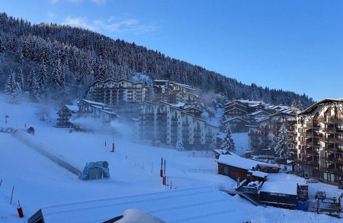 La Perriere Apartment | Comfortable 2 Rooms, Ski-In/Ski-Out, Near Shops