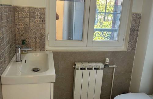 Sarcelles Condo | Comfortable apartment, Paris 17 minutes away and train station 2 minutes away