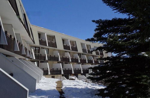 Chantemerle Apartment | Comfortable studio near slopes with bunk beds & parking