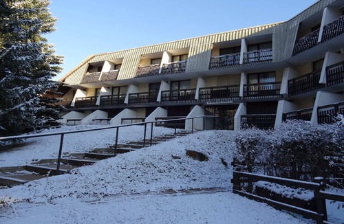 Chantemerle Apartment | Comfortable studio near slopes with bunk beds & parking