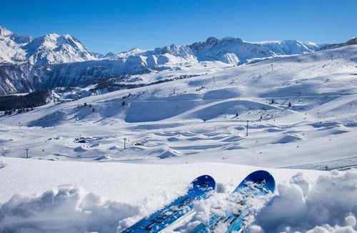La Perriere Apartment | Confortable Appart 2 Pièces, Skis aux Pieds, Animaux Bienvenus - FR-1-182A-43
