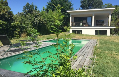 Verrieres-le-Buisson Villa | Contemporary villa with heated infinity pool - 4 bedrooms - 15 min Paris
