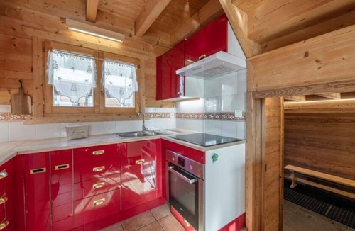 Montriond Ski Chalet | Cosy Alpine chalet with hot tub and great ski access!