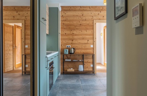 Saint-Jean-de-Sixt Apartment | Cosy Angelus, 4-person apartment 5 minutes from the slopes, mountain view terrace, parking.