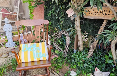 Bagnols-sur-Ceze Villa | Cosy interlude at Anastasia's sunny home in the South of France