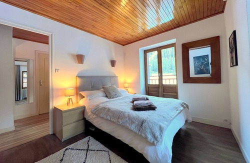 Les Brevieres Ski Chalet | Cosy ski chalet 50 metres from the slopes and lifts of Tignes