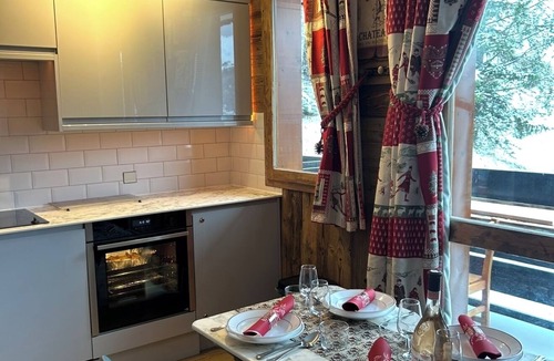 Courchevel Apartment | Cosy Ski in/Ski out apartment in Courchevel 1550