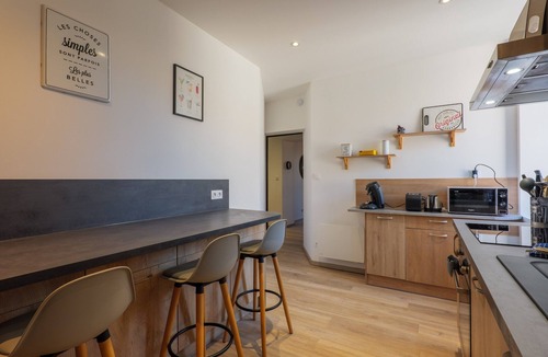 Aubenas Apartment | Cosy T4 Apartment in City Center with Wi-Fi and Air Conditioning