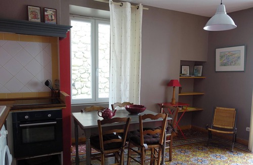 Vogue Cottage | cottage 200 meters from the beach in village of character