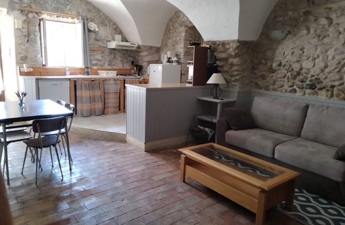 Mirabel-et-Blacons Cottage | Cottage close to the village center and Drôme