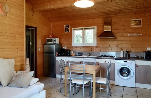 Gras House | Cottage 'Gîte - La Petite Maison De Noémie' with Private Terrace, Wi-Fi and Air Conditioning