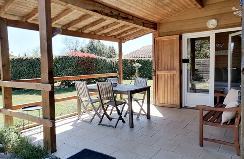 Gras House | Cottage 'Gîte - La Petite Maison De Noémie' with Private Terrace, Wi-Fi and Air Conditioning