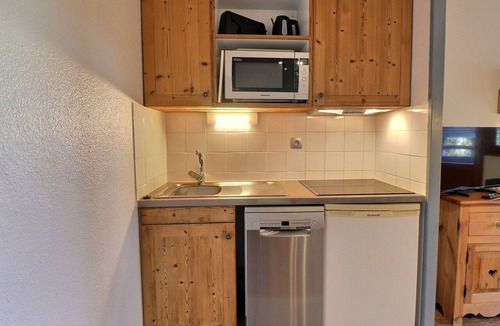 La Perriere Apartment | Cozy 2-room ski-in/ski-out, near shops