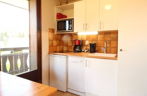 Les Carroz-d'Araches Apartment | Cozy 5-Person Apartment with Garage at Ski Slopes - Near Village, Free Shuttle