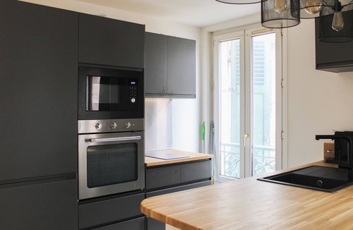 9th Arrondissement Opéra Apartment | Cozy and well-located apartment in Saint-Ouen