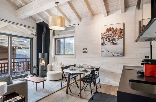 La Perriere Apartment | Cozy apartment at the slopes with parking