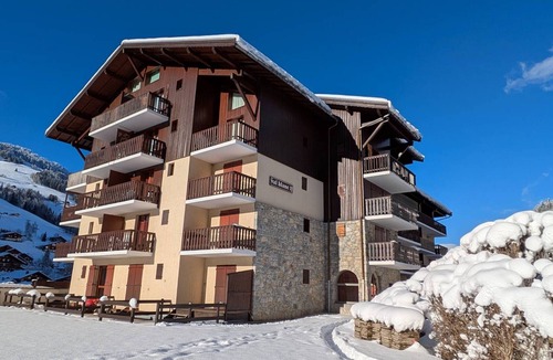 Areches Apartment | Cozy apartment 3-5 pers, pool, near slopes, village center