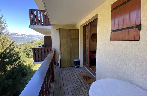 Areches Apartment | Cozy apartment 3-5 pers, pool, near slopes, village center