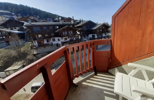 La Perriere Apartment | Cozy apartment in La Tania center, 4 pers, ski-in/ski-out