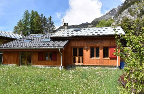 Pralognan-la-Vanoise Ski Chalet | Cozy chalet 6 people near center, Pralognan