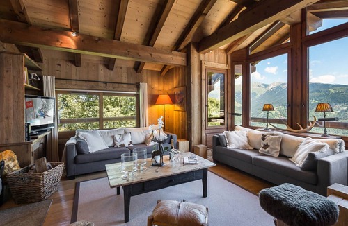 Courchevel Ski Chalet | Cozy chalet for 10 adults & 2 kids in Courchevel with wellness area