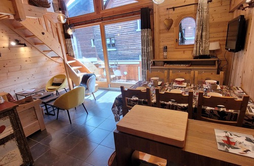 Les Gets Apartment | Cozy chalet in Les Gets center, 4-5 ppl, balcony, garage