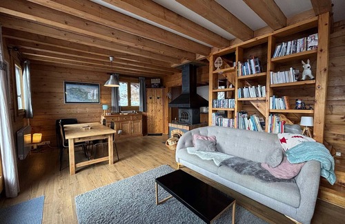 Meaudre Ski Chalet | Cozy chalet in Méaudre, sleeps 8, Vercors view, garden, parking