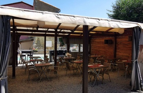 Roquefeuil House | Cozy mobile home with 3 bedrooms and terrace in Roquefeuil