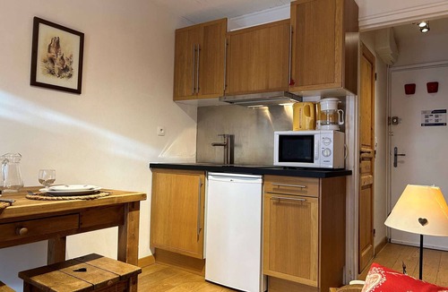 Meribel Apartment | Cozy Mountain Studio for 2, Near Slopes, Méribel