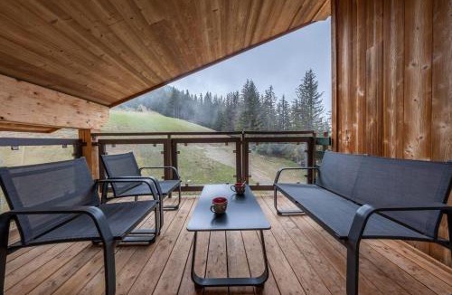 Courchevel Apartment | Cozy Penthouse with View & Parking
