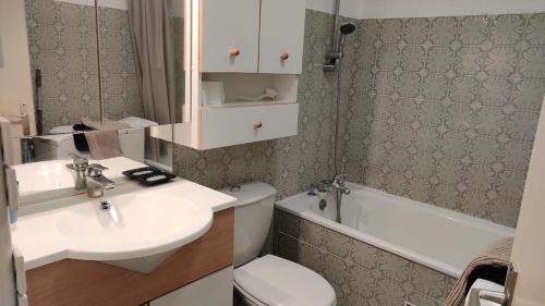 Vaux-le-Penil Apartment | Cozy Studio Apartment Close to Melun and Vaux-le-Penil