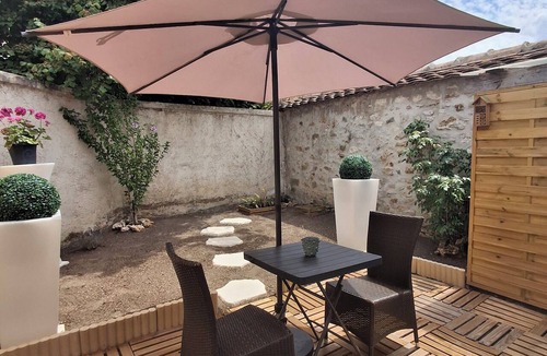 Champagne-sur-Seine Apartment | Cozy studio apartment with a garden near the Seine