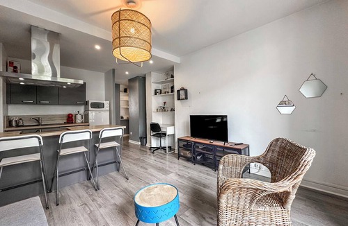Quartier Hyper-Centre Apartment | #D5 | The Blue Marceau 🫐