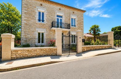Septfonds Villa | Demeure en pierre avec piscine, coeur du village