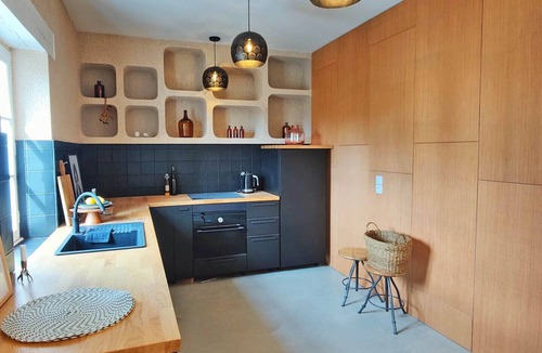 Montcuq Apartment | Domaine Lapèze, hilltop house in the Lot with stunning views, walk to Montcuq.