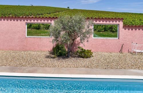 Regnie-Durette Bed & Breakfast | Domaine Gilles Copéret- Artisan-Vigneron- chambres d'hôtes Les Glycines -