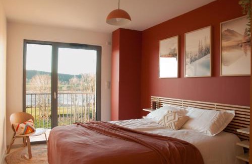 Malbuisson Apartment | Duplex familial 6 pers vue lac & ski Métabief
