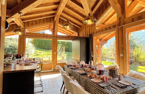 Montriond Ski Chalet | Elegant Chalet Mathilde - 8-10 guests - pet friendly - large garage & terrace
