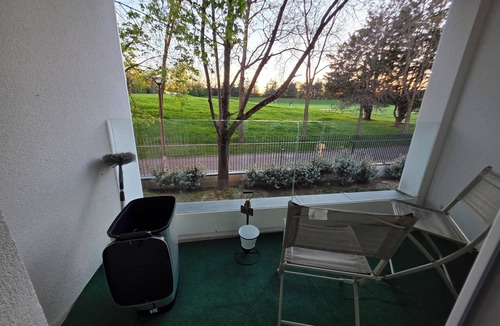 Champs Elysees Apartment | Escale Zen & Loggia: 5 min from the train station (Direct Paris) + Parking
