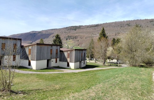 Lelex Condo | Escapade familiale pour 5p | Ping-pong et BBQ