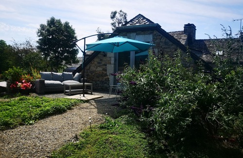 Soulages-Bonneval House | Escape the Heat at the Buron des Loups