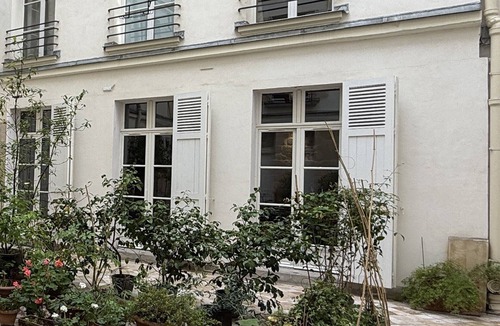Quartier Sainte-Avoye Apartment | Fabulous Private House hidden at the back of courtyard in Le Marais. Full A/C