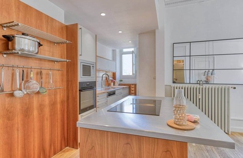 Chamonix City Centre Apartment | Facing the Mont Blanc range.