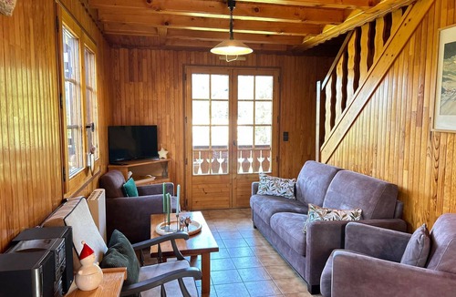 Les Gets Ski Chalet | Family chalet near slopes with WiFi and parking