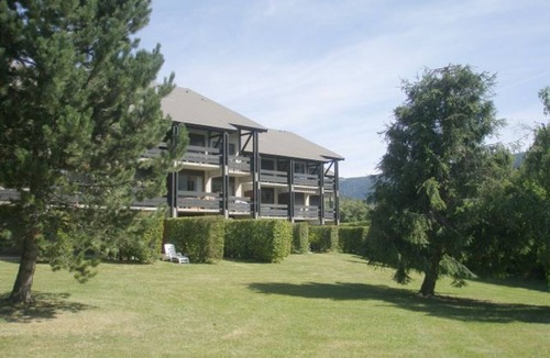 Autrans Apartment | Mountain studio in Autrans, sleeps 3, private parking, 2 stars