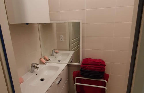 Douvres Apartment | Fully-equipped accommodation in a quiet village near Ambérieu-en-Bugey