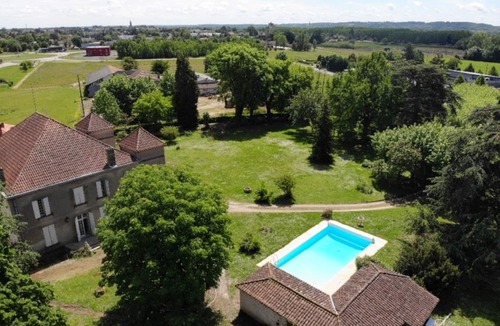 Golfech Apartment | Fully equipped detached house, on a beautiful estate.